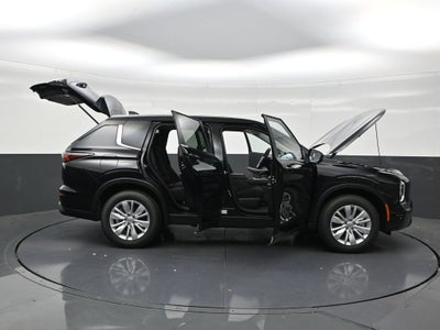 2026 Mitsubishi Outlander ES