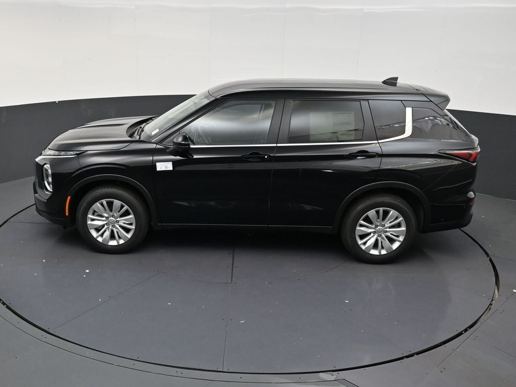 2026 Mitsubishi Outlander ES