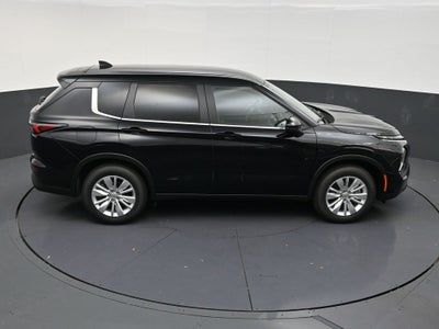 2026 Mitsubishi Outlander ES