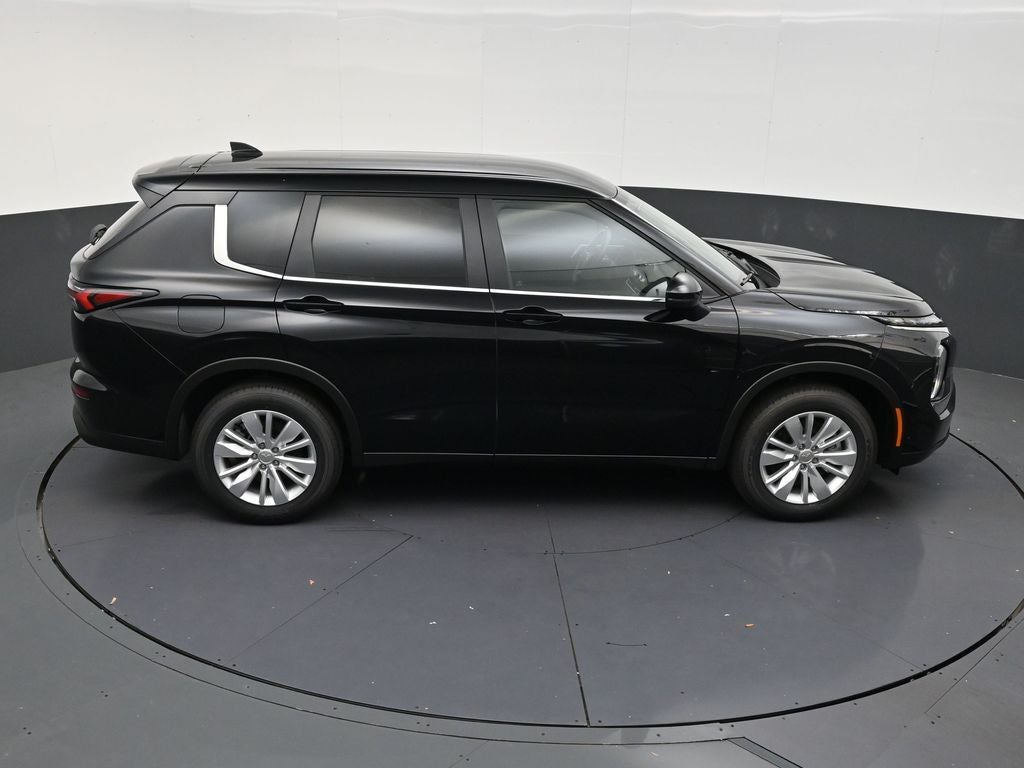 2026 Mitsubishi Outlander ES