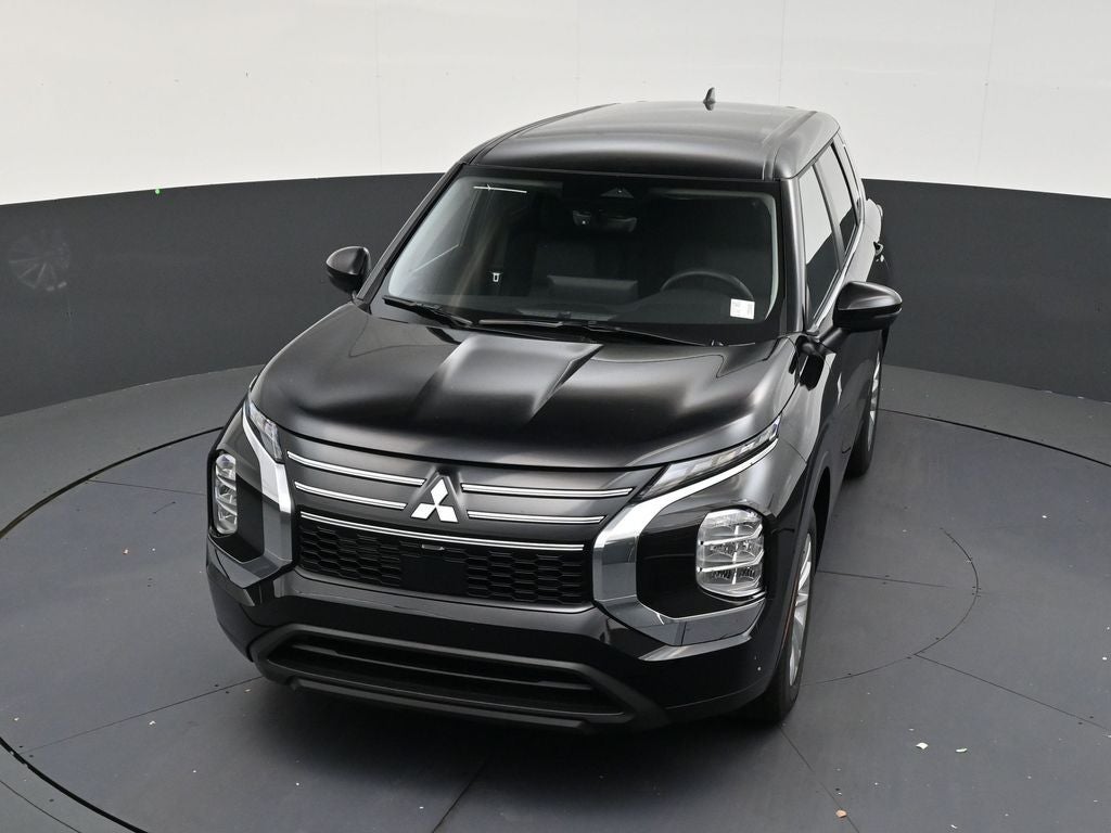 2026 Mitsubishi Outlander ES