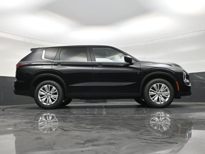 2026 Mitsubishi Outlander ES