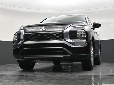 2026 Mitsubishi Outlander ES