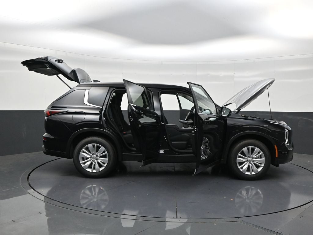 2026 Mitsubishi Outlander ES
