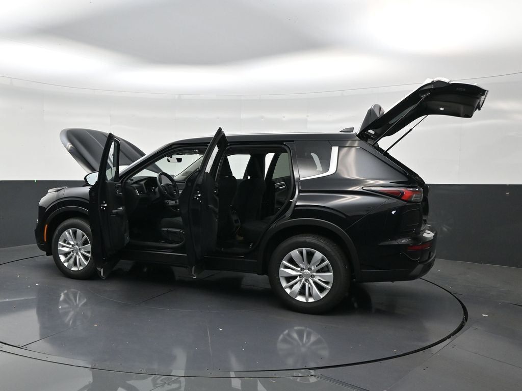2026 Mitsubishi Outlander ES