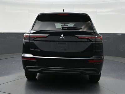 2026 Mitsubishi Outlander ES