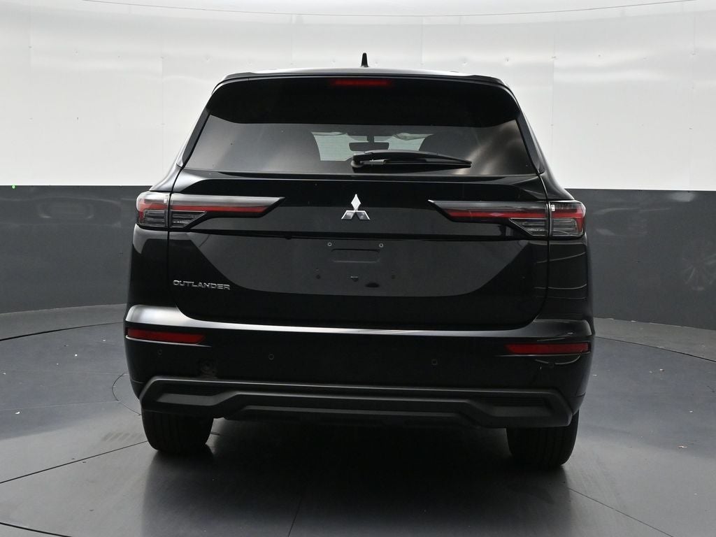 2026 Mitsubishi Outlander ES