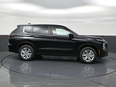 2026 Mitsubishi Outlander ES