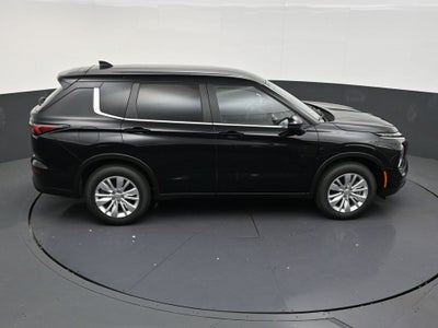 2026 Mitsubishi Outlander ES