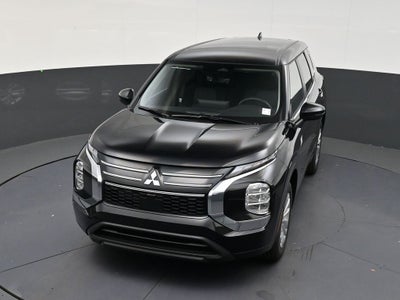 2026 Mitsubishi Outlander ES