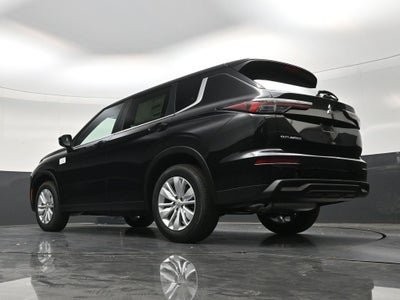 2026 Mitsubishi Outlander ES