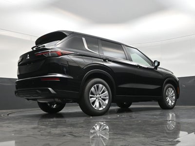 2026 Mitsubishi Outlander ES