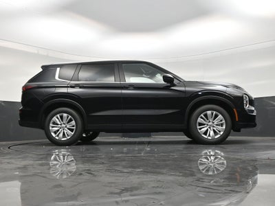 2026 Mitsubishi Outlander ES