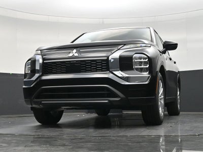 2026 Mitsubishi Outlander ES