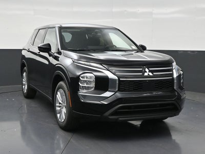 2026 Mitsubishi Outlander ES