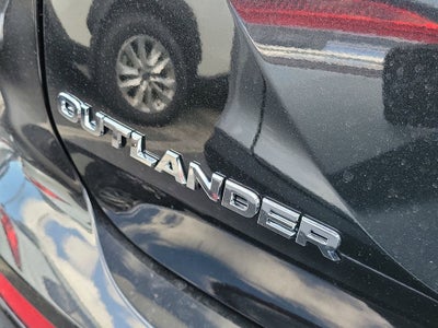 2025 Mitsubishi Outlander SE