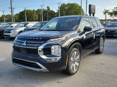 2026 Mitsubishi Outlander SE