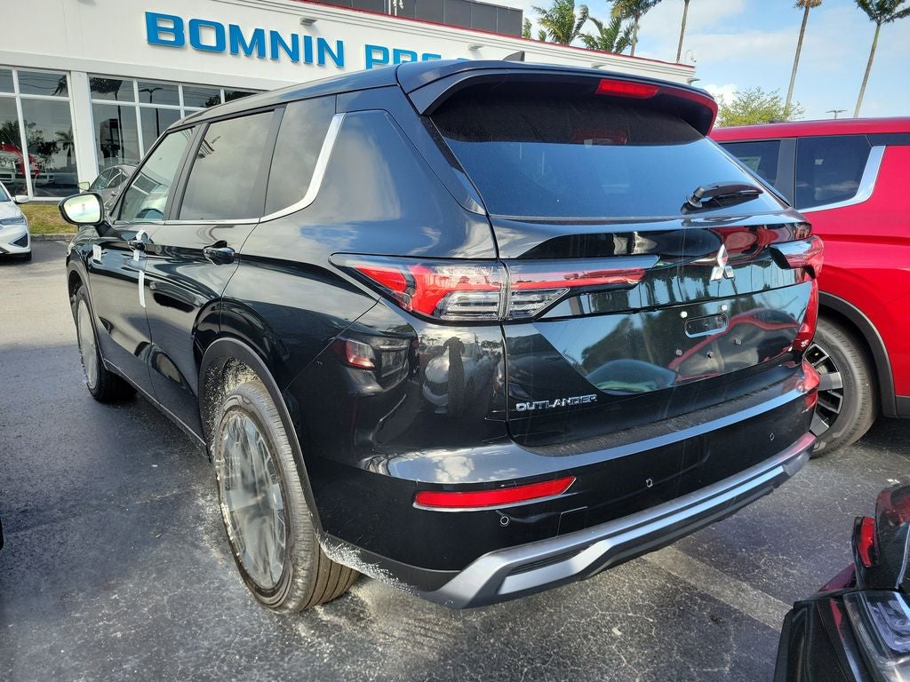 2026 Mitsubishi Outlander SE