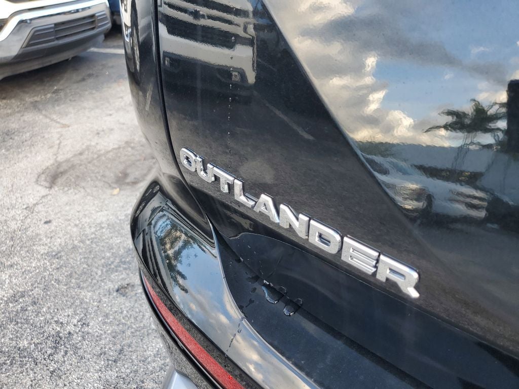 2026 Mitsubishi Outlander SE