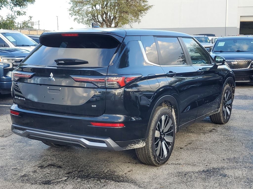 2026 Mitsubishi Outlander SE