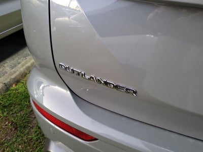 2026 Mitsubishi Outlander SE