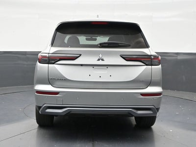 2026 Mitsubishi Outlander SE