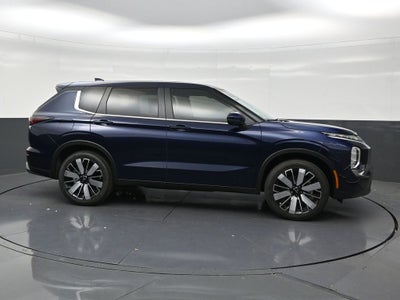 2026 Mitsubishi Outlander SE