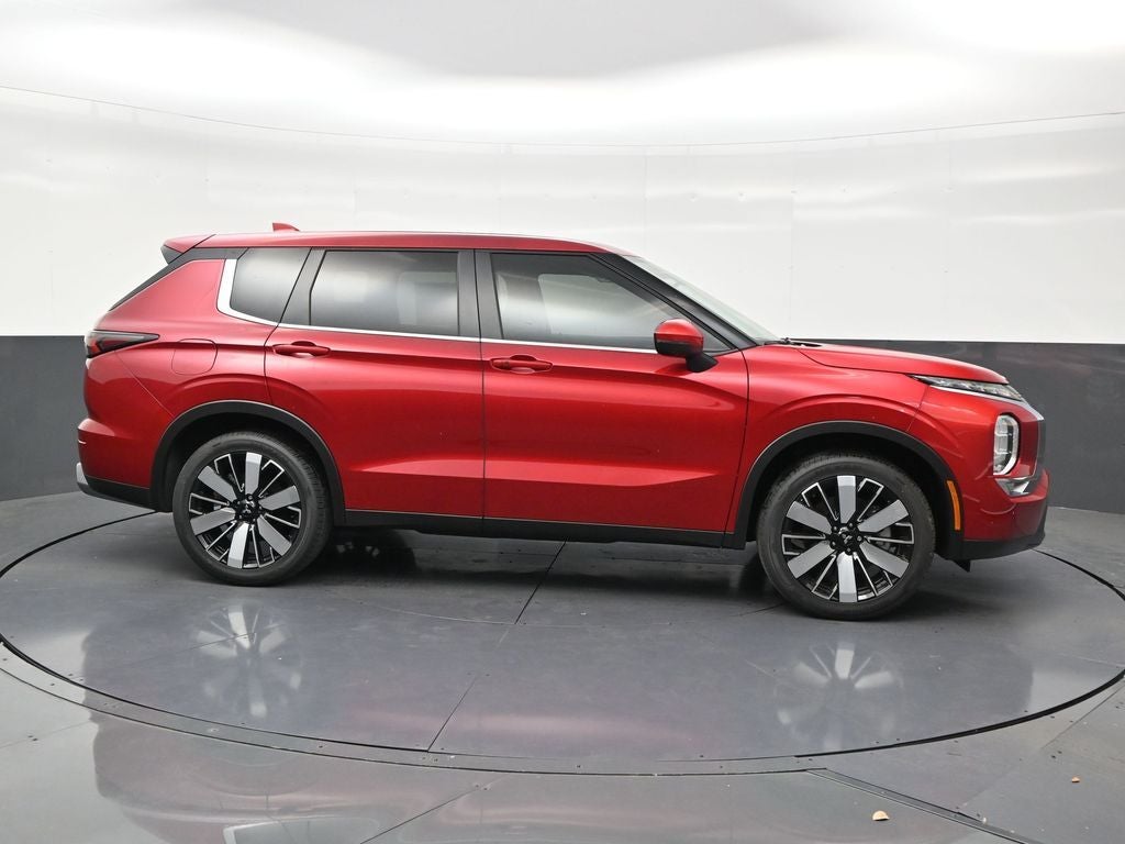 2026 Mitsubishi Outlander SE
