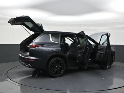 2026 Mitsubishi Outlander LE