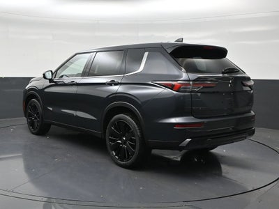 2026 Mitsubishi Outlander LE