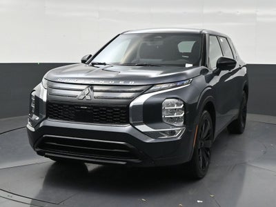 2026 Mitsubishi Outlander LE