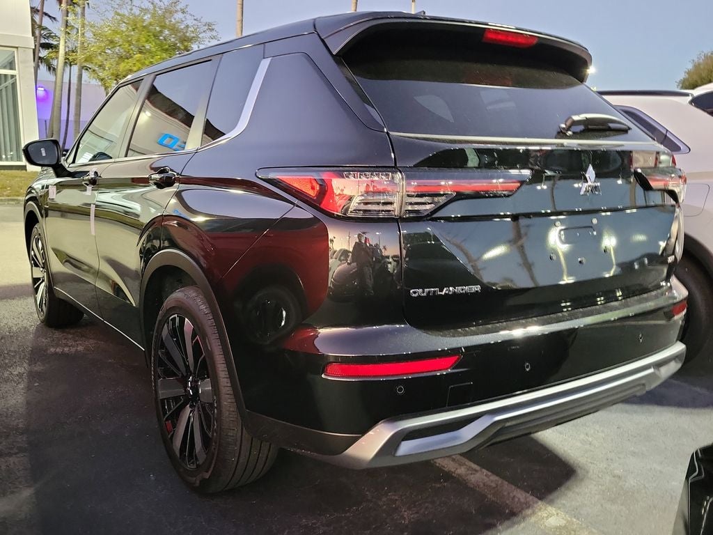 2026 Mitsubishi Outlander SE
