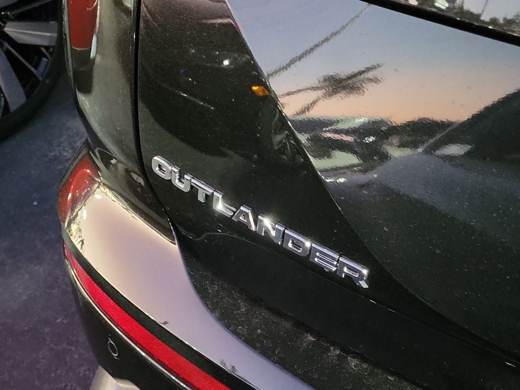 2026 Mitsubishi Outlander SE