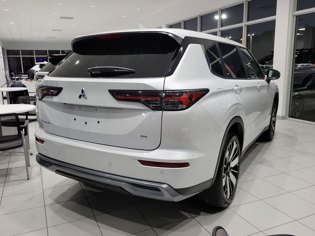 2026 Mitsubishi Outlander SE