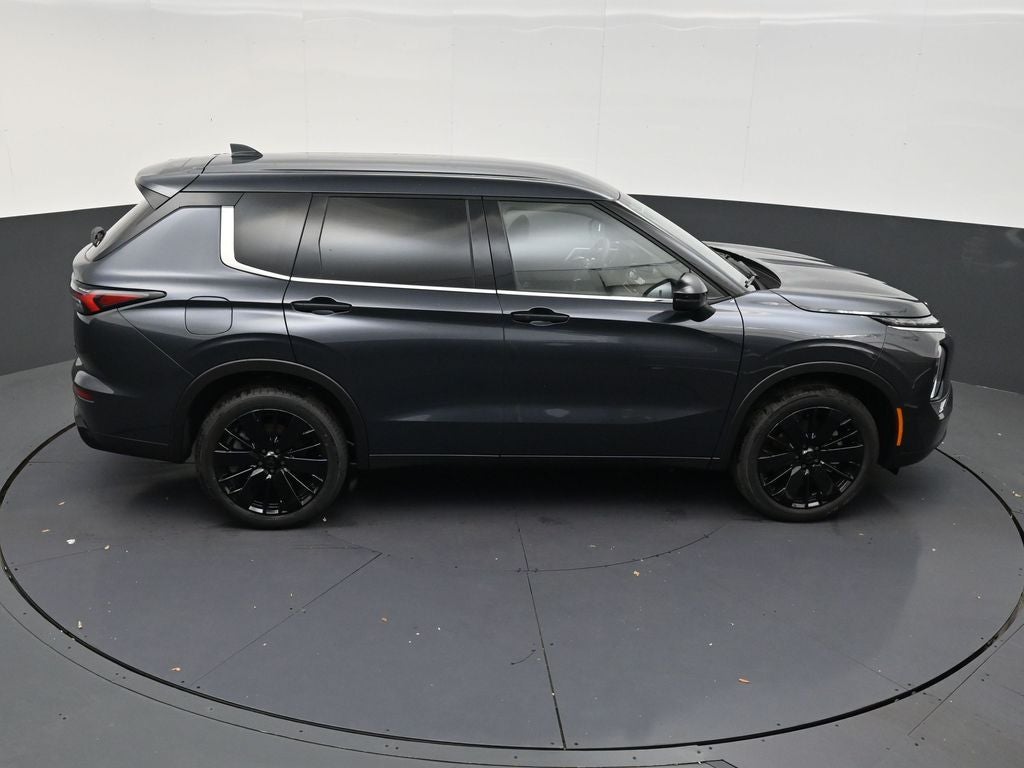 2026 Mitsubishi Outlander LE