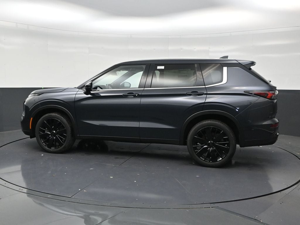2026 Mitsubishi Outlander LE