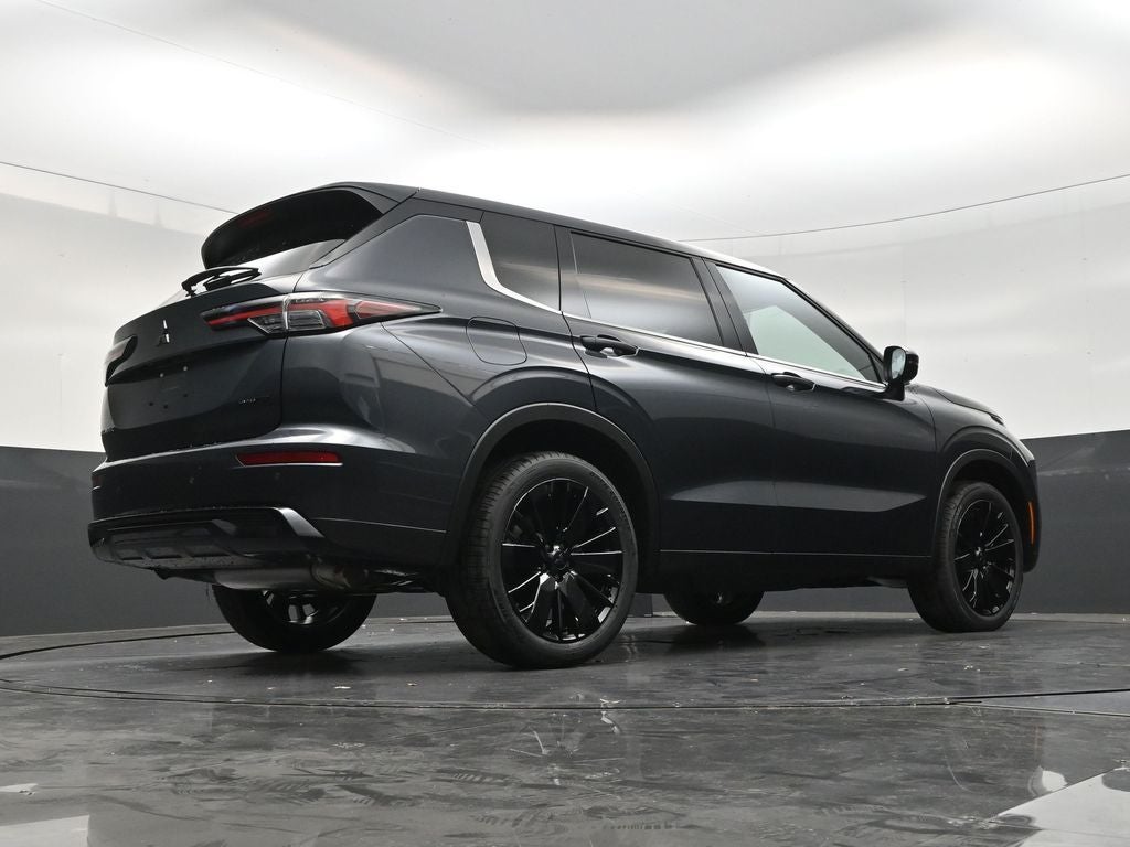 2026 Mitsubishi Outlander LE