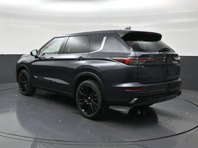 2026 Mitsubishi Outlander LE
