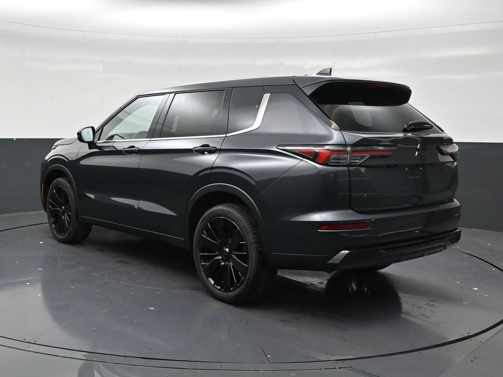 2026 Mitsubishi Outlander LE