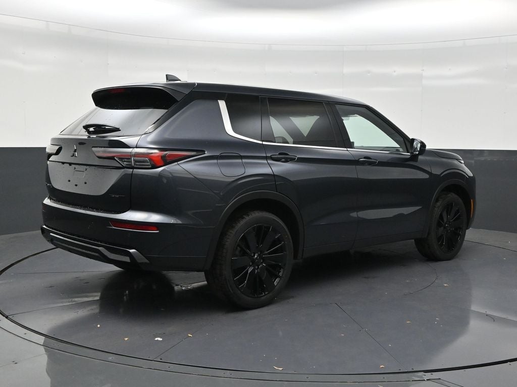 2026 Mitsubishi Outlander LE