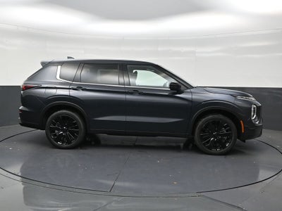 2026 Mitsubishi Outlander LE