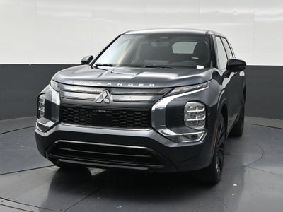 2026 Mitsubishi Outlander LE