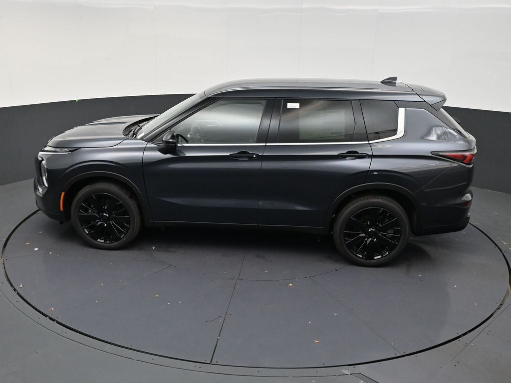 2026 Mitsubishi Outlander LE