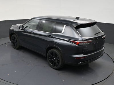 2026 Mitsubishi Outlander LE