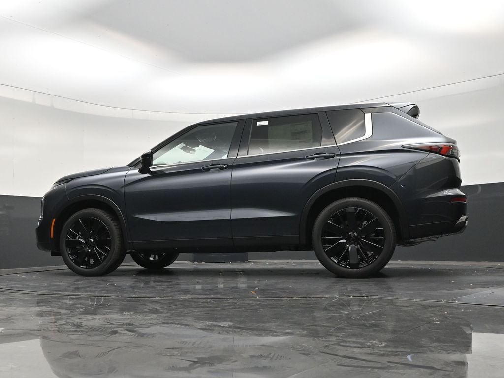2026 Mitsubishi Outlander LE