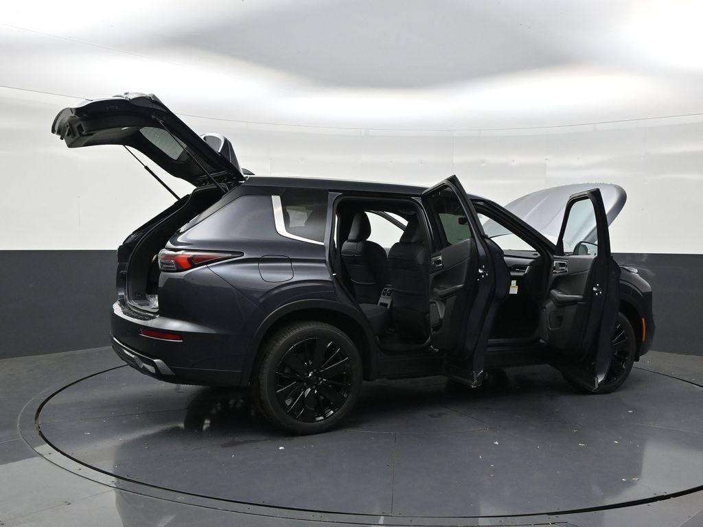 2026 Mitsubishi Outlander LE