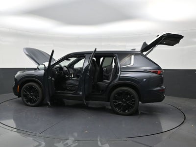 2026 Mitsubishi Outlander LE