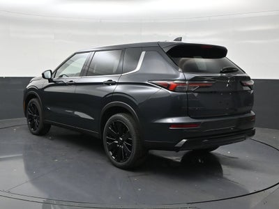 2026 Mitsubishi Outlander LE