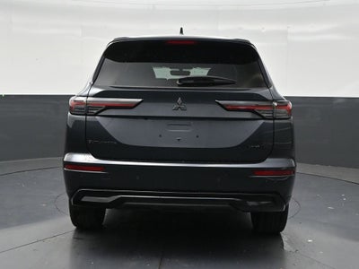 2026 Mitsubishi Outlander LE