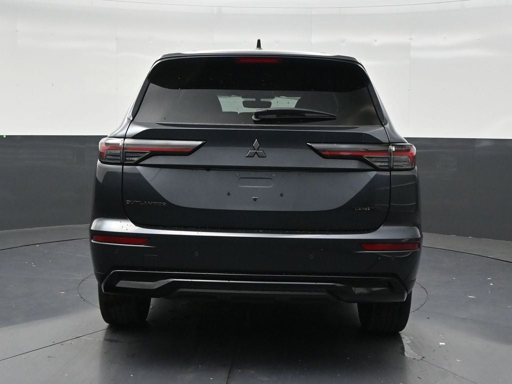 2026 Mitsubishi Outlander LE